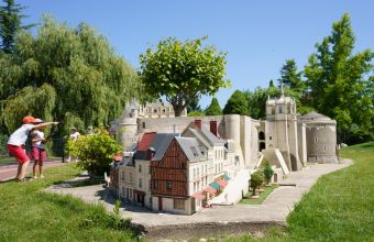 parc-mini-chateaux-camping-la-mignardiere-touraine