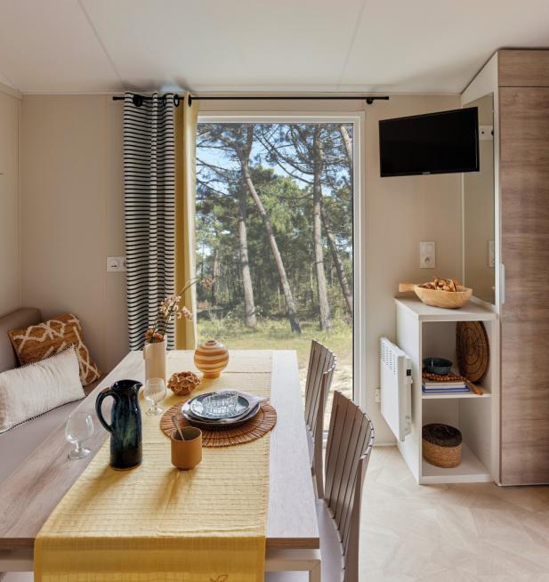 Pièce de vie mobil-home Loggia camping Les Chalands Fleuris