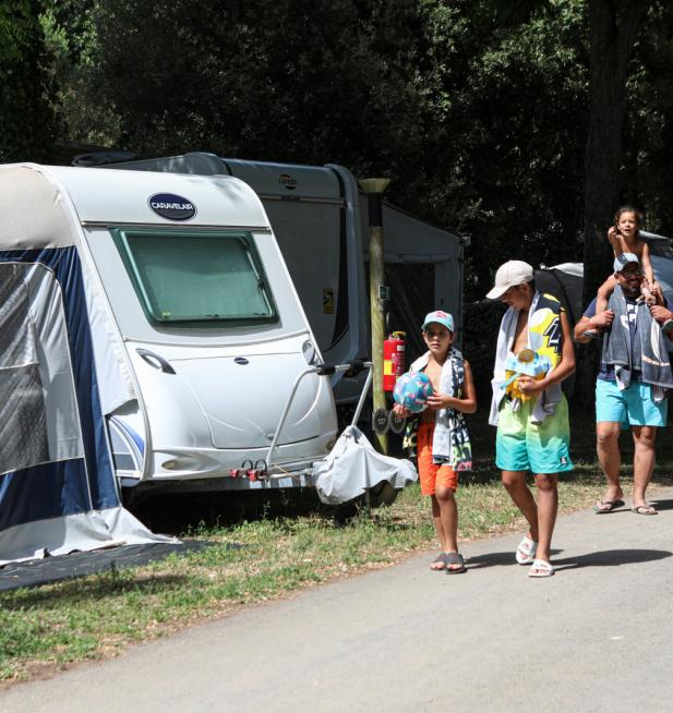 Emplacement camping Le Petit Rocher