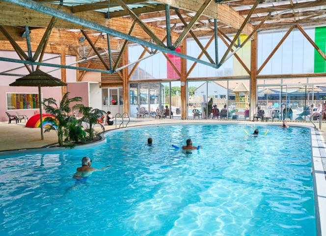 Piscine couverte camping Signol