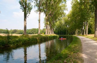 Canal de l'Ourcq camping Le Village Parisien