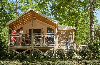 vacances-cabane-sur-pilotis-camping
