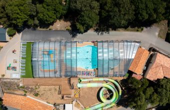 Vue aérienne espace aquatique camping Le Petit Rocher en Vendée