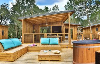Nouveau lodge Prestige avec bain nordique privatif Camping Le Petit Rocher en Vendée