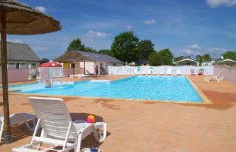 Piscine chauffée camping La Corniche