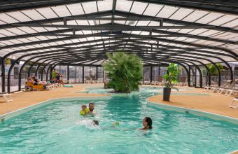Piscine couverte chauffée Camping Park er Lann