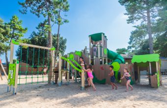 Aire de jeux camping Signol