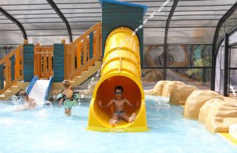 aire-de-jeux-aquatique-camping-le-petit-rocher-vendee