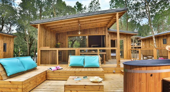 Nouveau lodge Prestige avec bain nordique privatif Camping Le Petit Rocher en Vendée