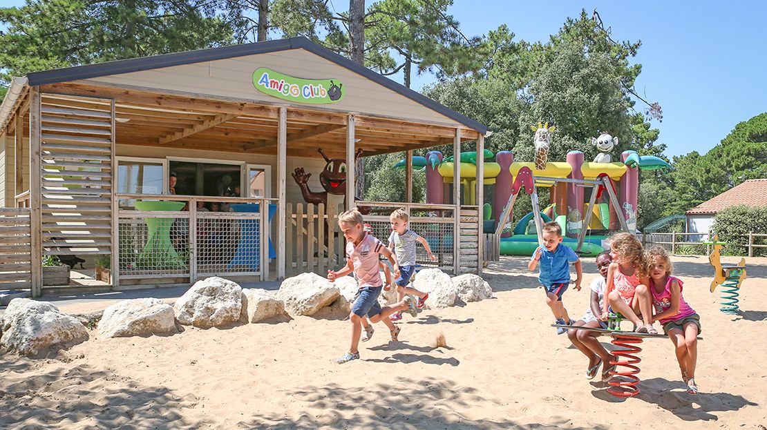 Vélo en location sur l'ile d'Oléron pour enfant 5 à 6 ans fille et