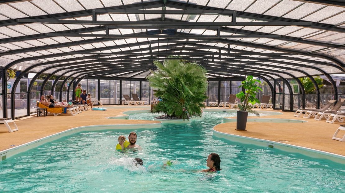 Piscine couverte chauffée Camping Park er Lann