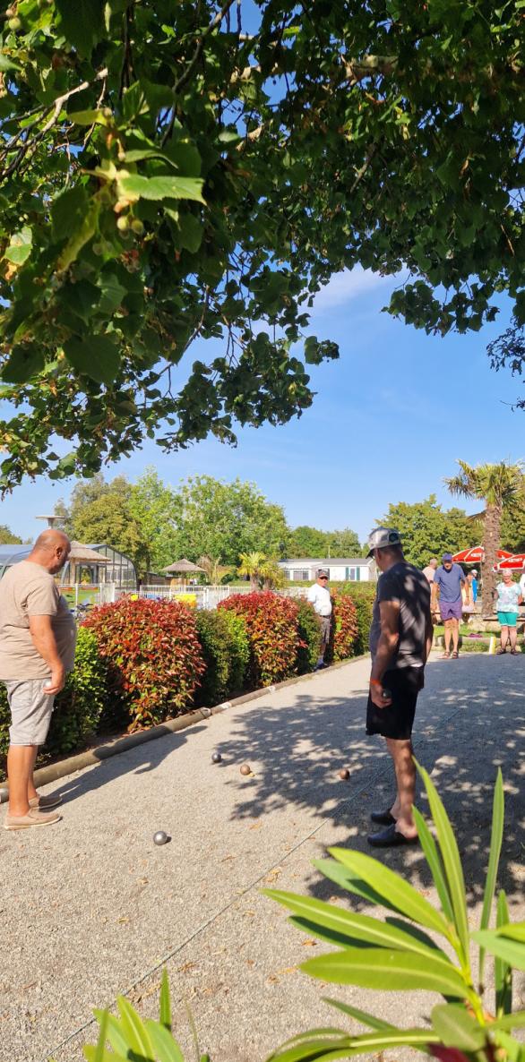 Pétanque camping Les Chalands Fleuris