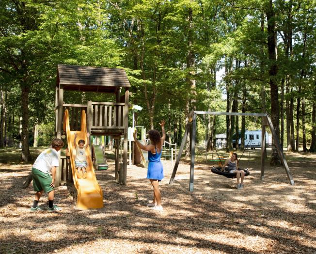 Aire de jeux camping La Mignardière