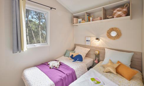 Chambre enfants mobil-home Loggia camping Les Chalands Fleuris