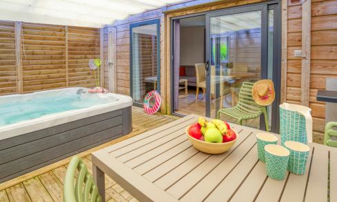 Cottage Prestige avec jacuzzi privatif camping Signol