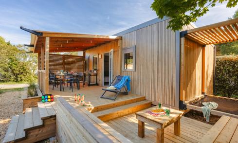 Terrasse du mobil-home Clim Suite Duo sur l'Ile de Ré